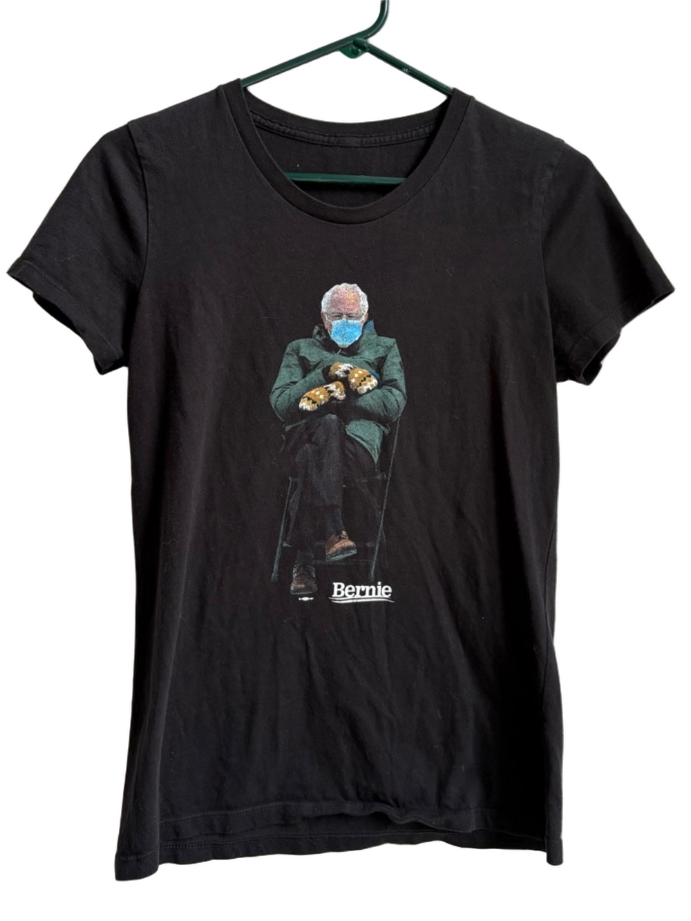 Women’s Original BERNIE SANDERS Mittens Mitten Liberal Tee t-shirt shirt xs